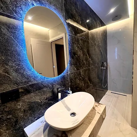 Anil Luxury غوليم
